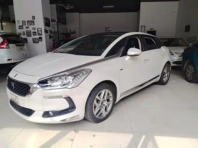  DS DS 5 2015 1.6T Elegance THP160