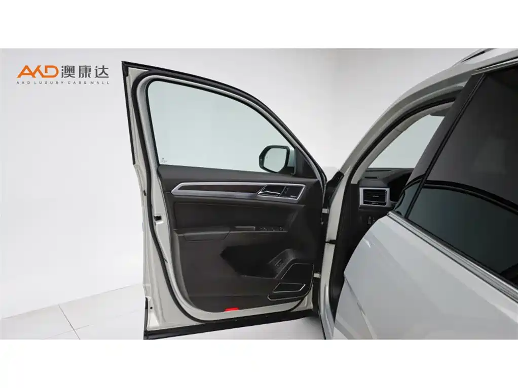 Volkswagen Teramont 2017 530 V6 4WD Flagship Edition фото 11