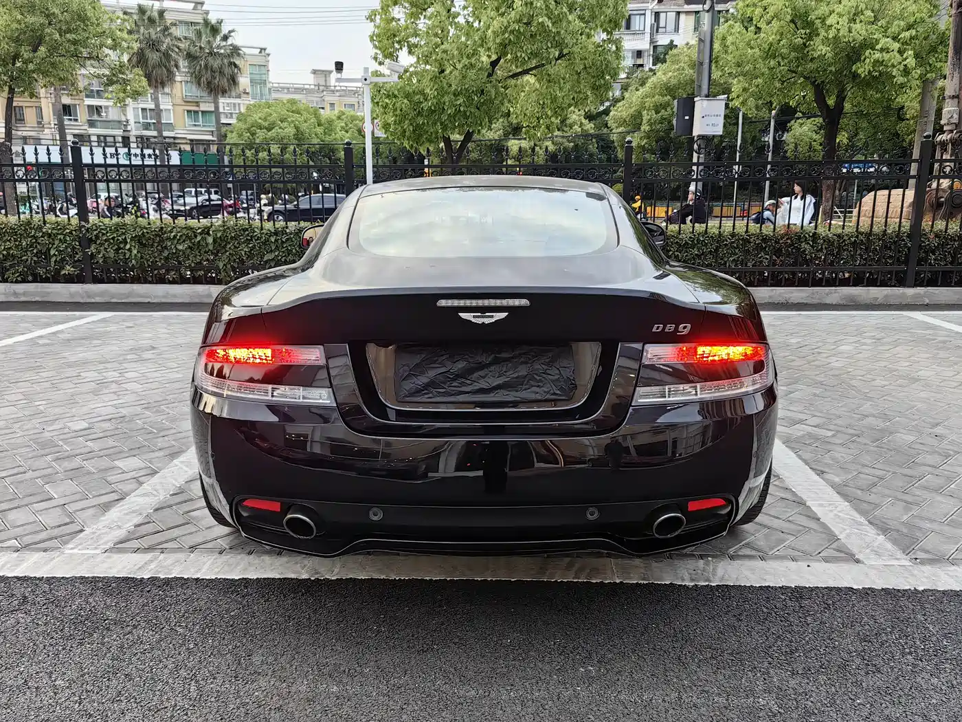 Aston Martin DB9 2014 2013 6.0L Coupe