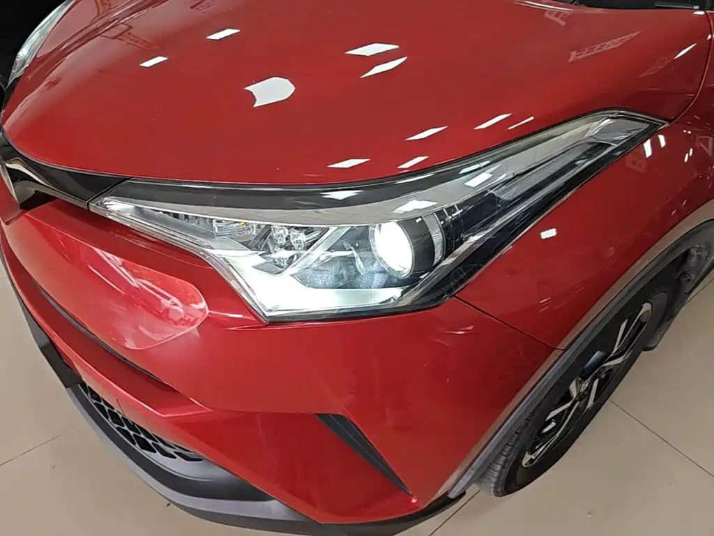 Toyota C-HR 2020 2020 Model 2.0L Leading