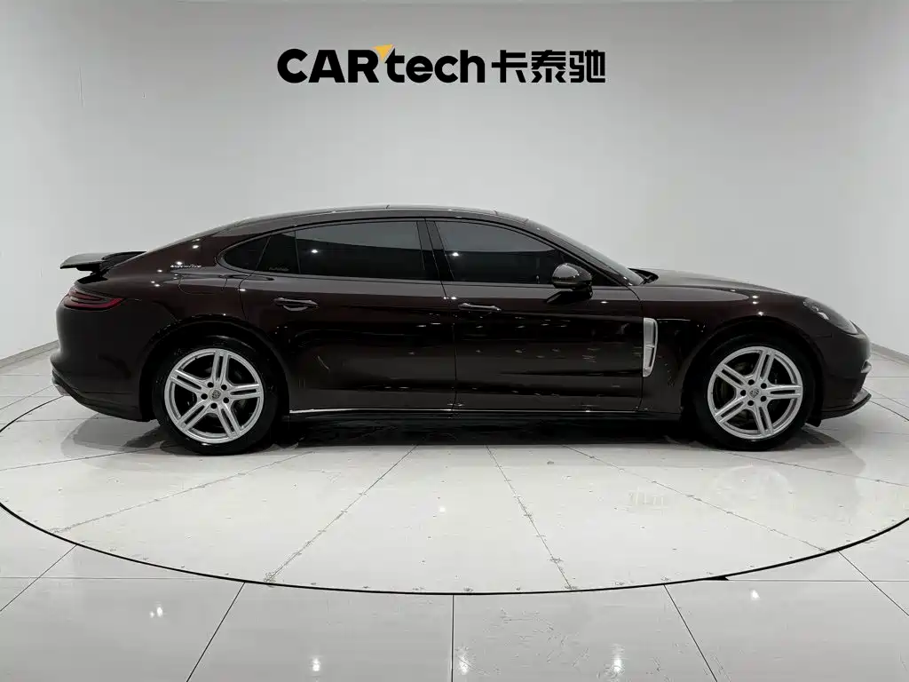 Фото 4 - Porsche Panamera