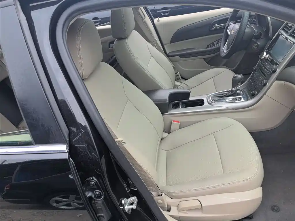 Chevrolet Malibu 2014 2.0L Automatic Comfort фото 24