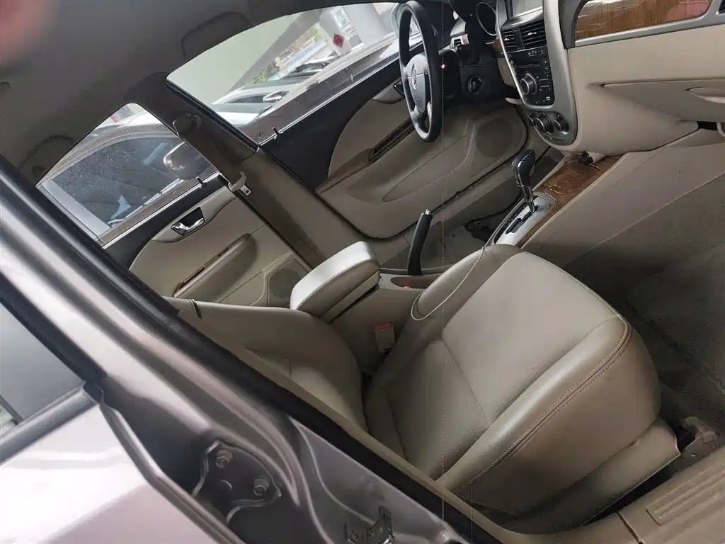 Buick Excelle 2015 1.5L Automatic Classic фото 25