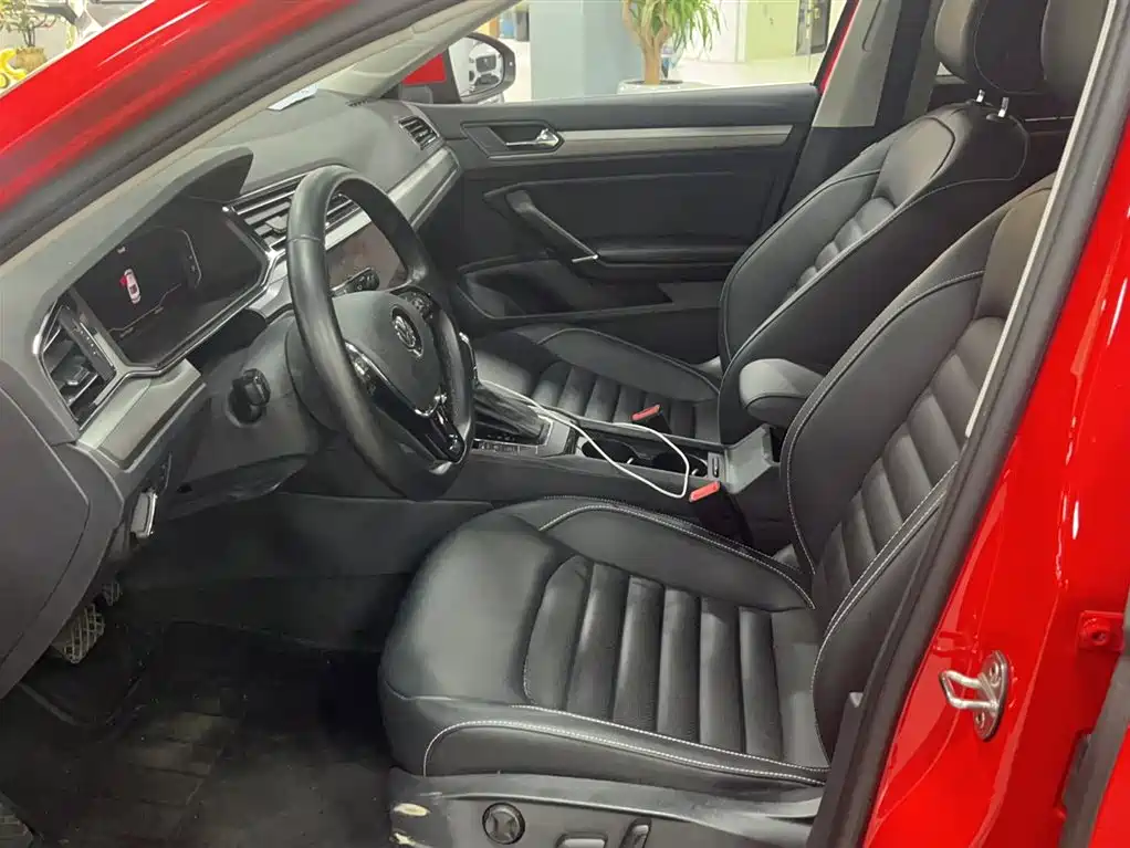 VOLKSWAGEN LINGDU