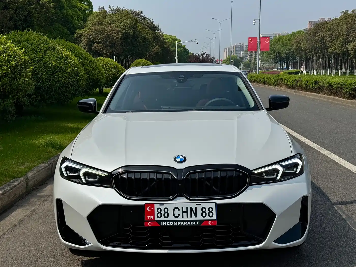 BMW 3 Series 2025 330Li M Sport Night Edition фото 2