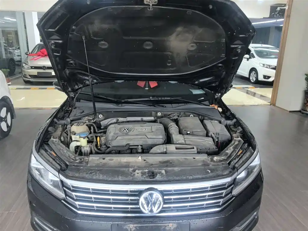 Volkswagen Passat 2017 330TSI DSG Prestige фото 20