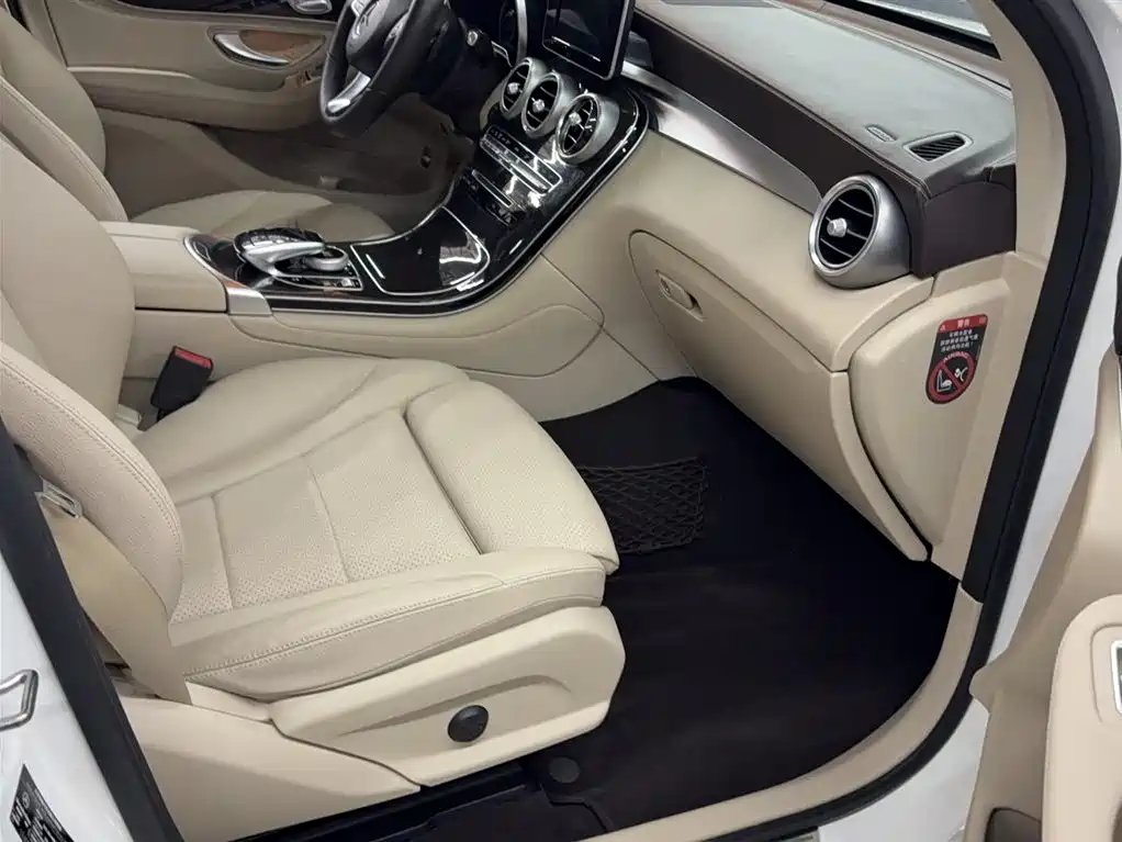 Mercedes-Benz GLC 2017 GLC 260 4MATIC Luxury фото 14