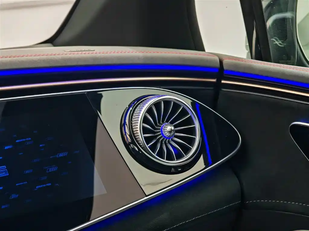 MERCEDES-BENZ EQE AMG