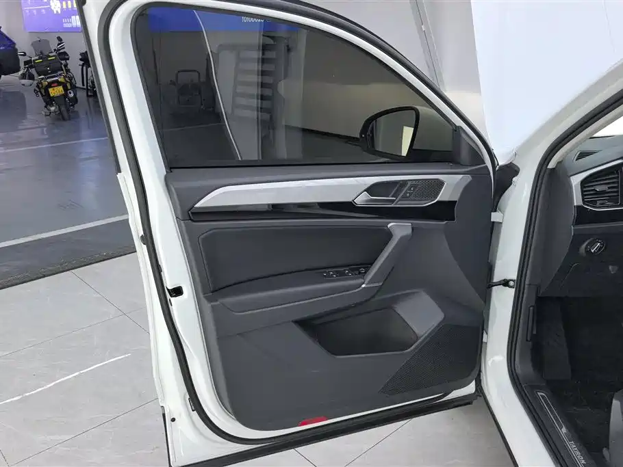 Volkswagen Tayron 2020 330TSI 2WD Luxury Smart Edition фото 7
