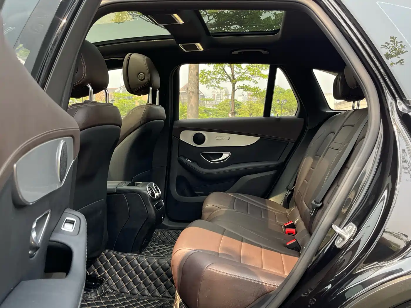 Mercedes-Benz GLC 2021 GLC 260 L 4MATIC Sporty фото 12