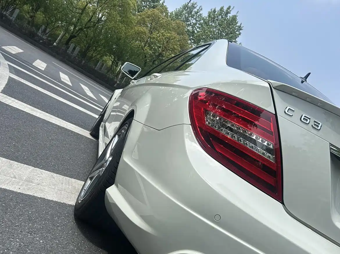 Mercedes-Benz C-Class AMG 2012 AMG C 63 Sport фото 4