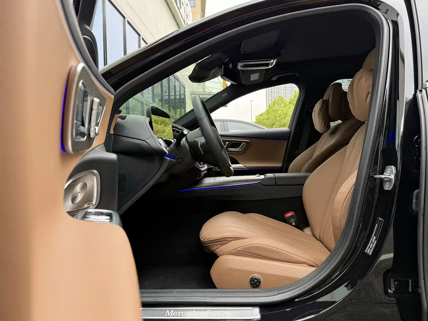 Mercedes-Benz E-Class 2024 Model E 300 L Luxury фото 9