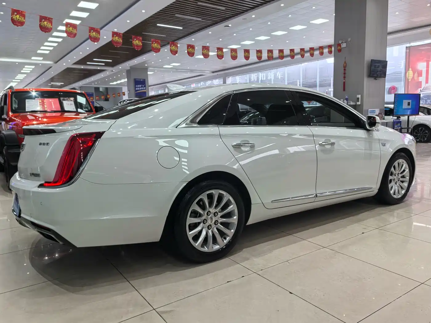 CADILLAC XTS