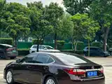 Фото 9 - Lexus ES