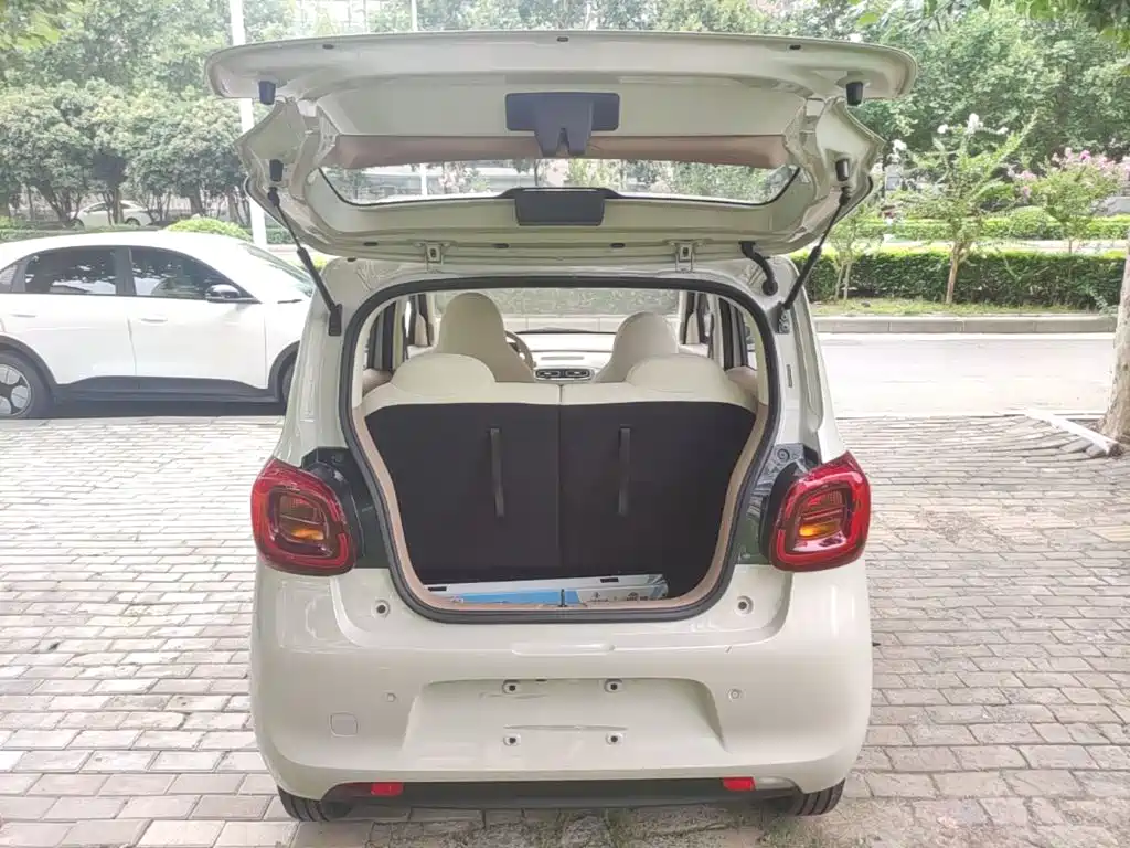 Wuling Motors Hongguang MINIEV 2026 2025 4-Door Advanced