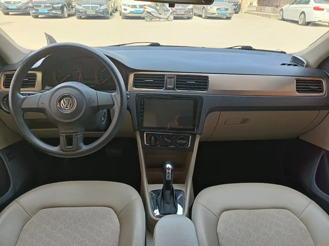 Volkswagen Santana 2015 1.6L Automatic Comfort Edition фото 9