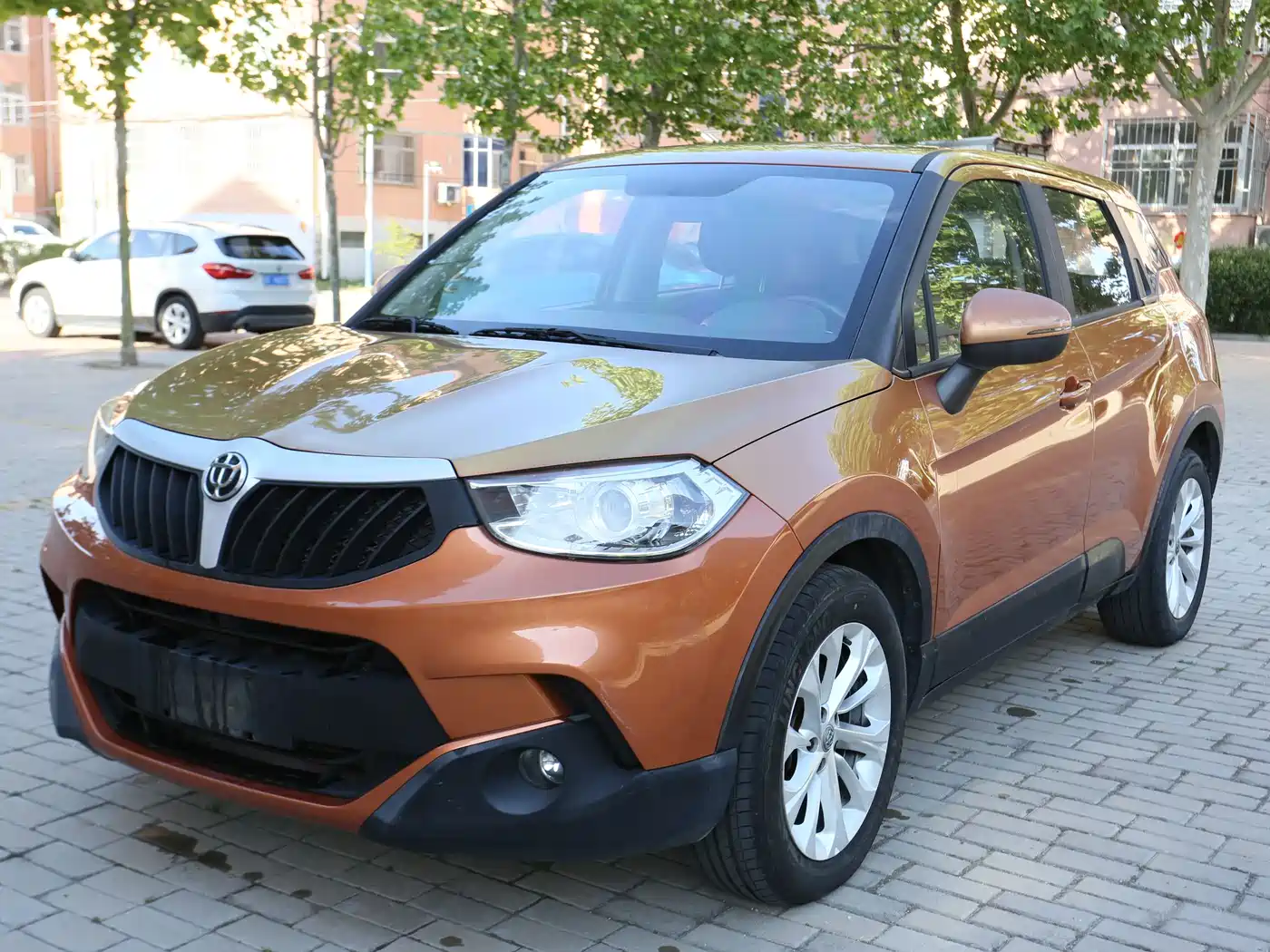 Фото 1 - Zhonghua V3
