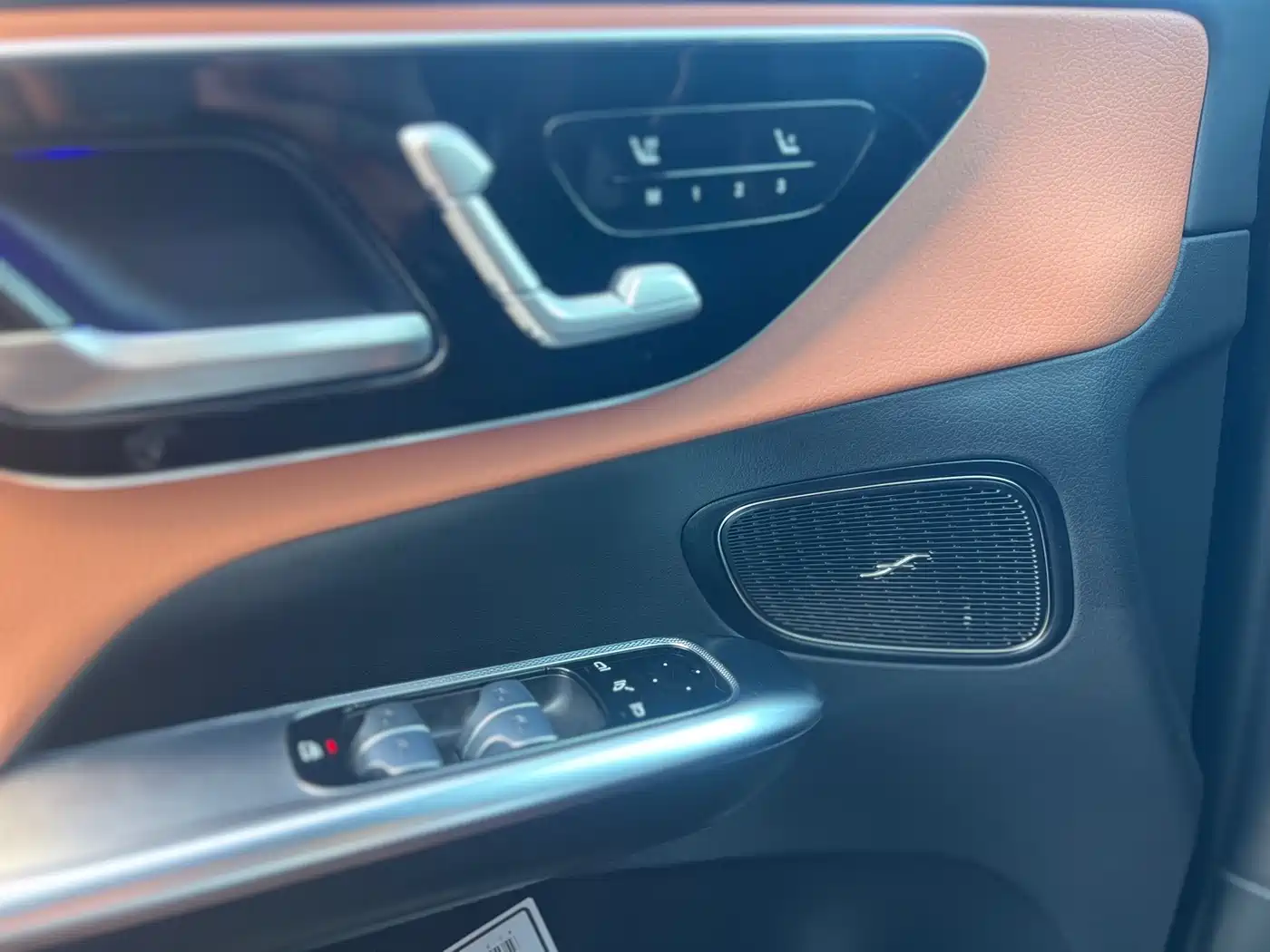 Mercedes-Benz GLC 2024 GLC 260 L 4MATIC Luxury 5-seater фото 18