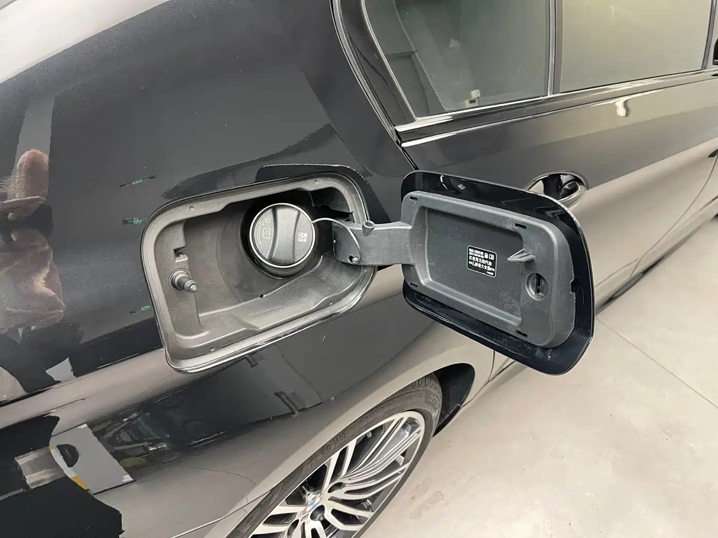 BMW 5 Series 2019 530Li Premium M Sport Package фото 28