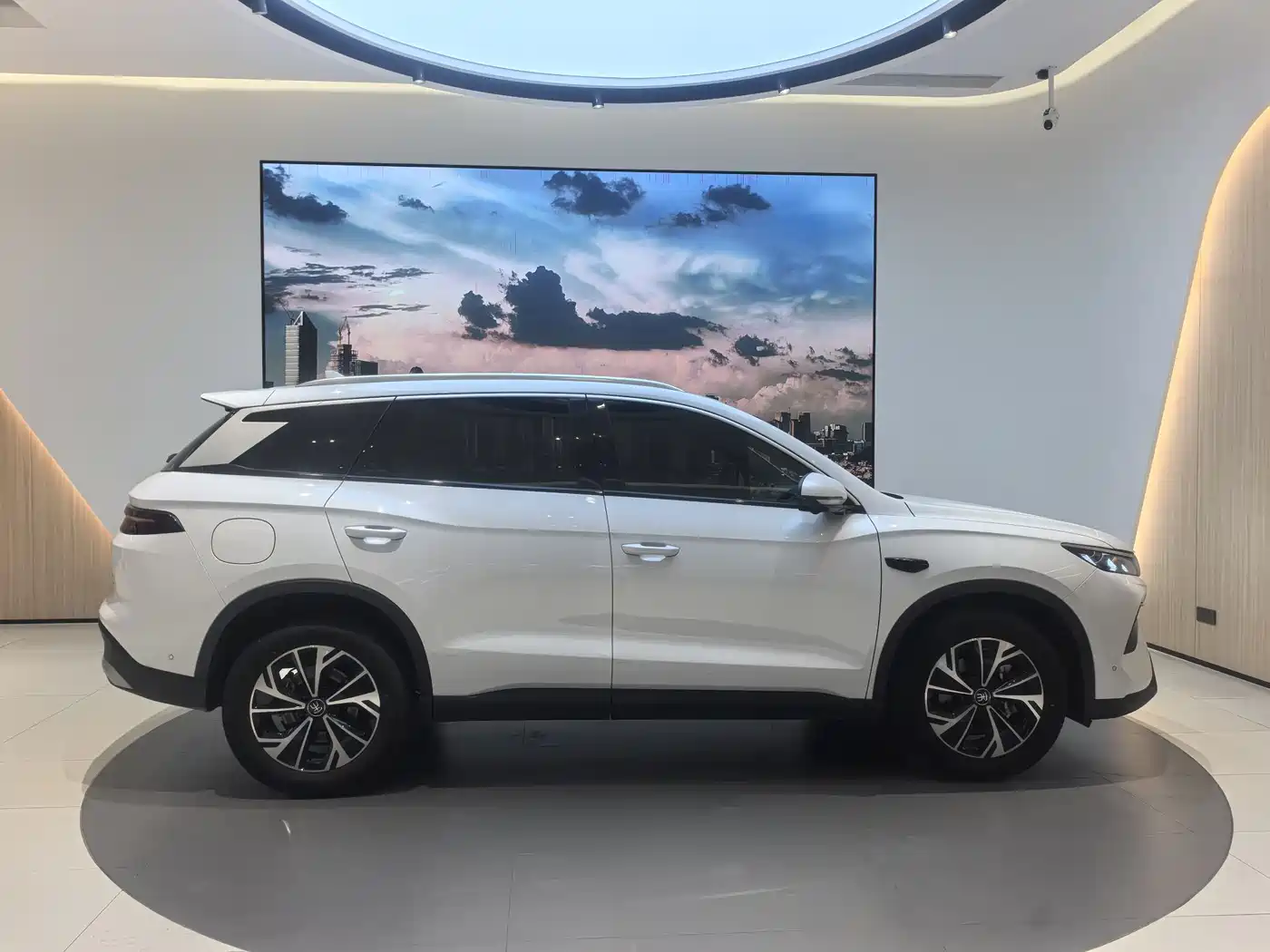 BYD Song Pro New Energy 2025 2nd Generation Smart Drive Edition DM-i 75KM Surpassing Type фото 5