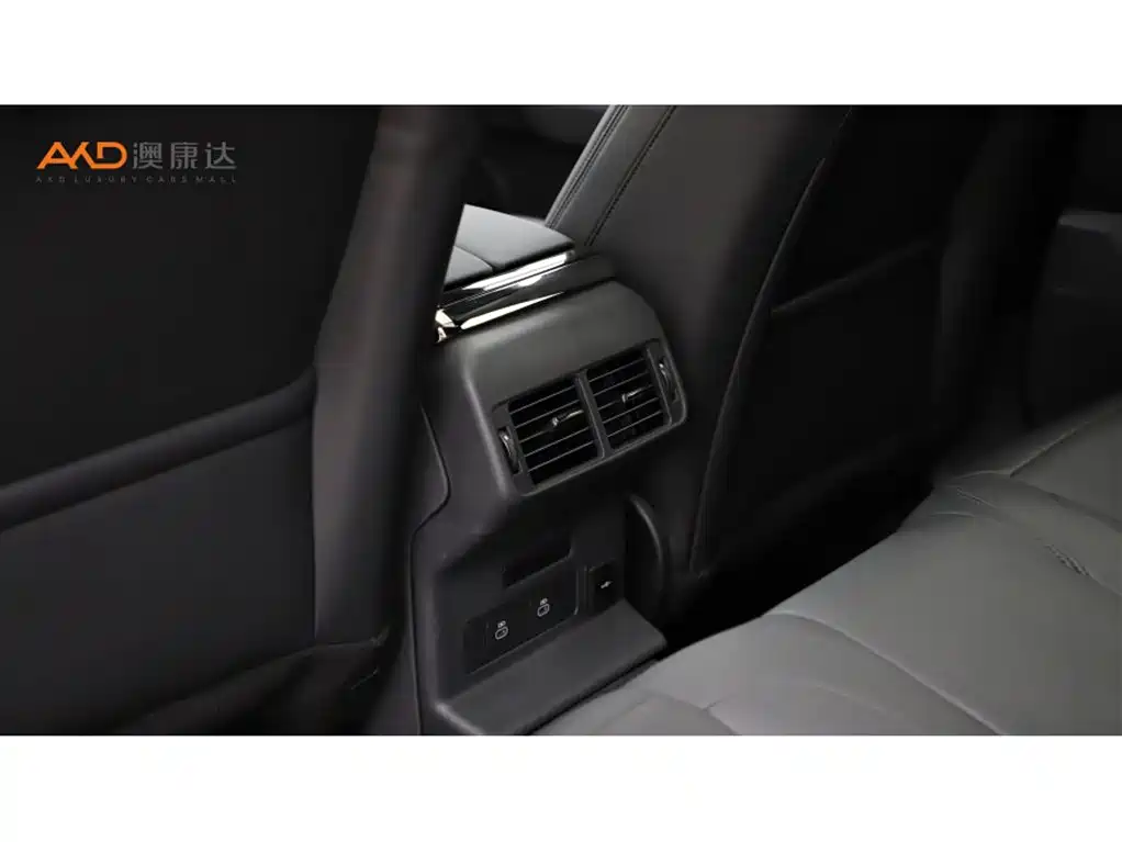 Land Rover Range Rover Velar 2024 Dynamic SE фото 9