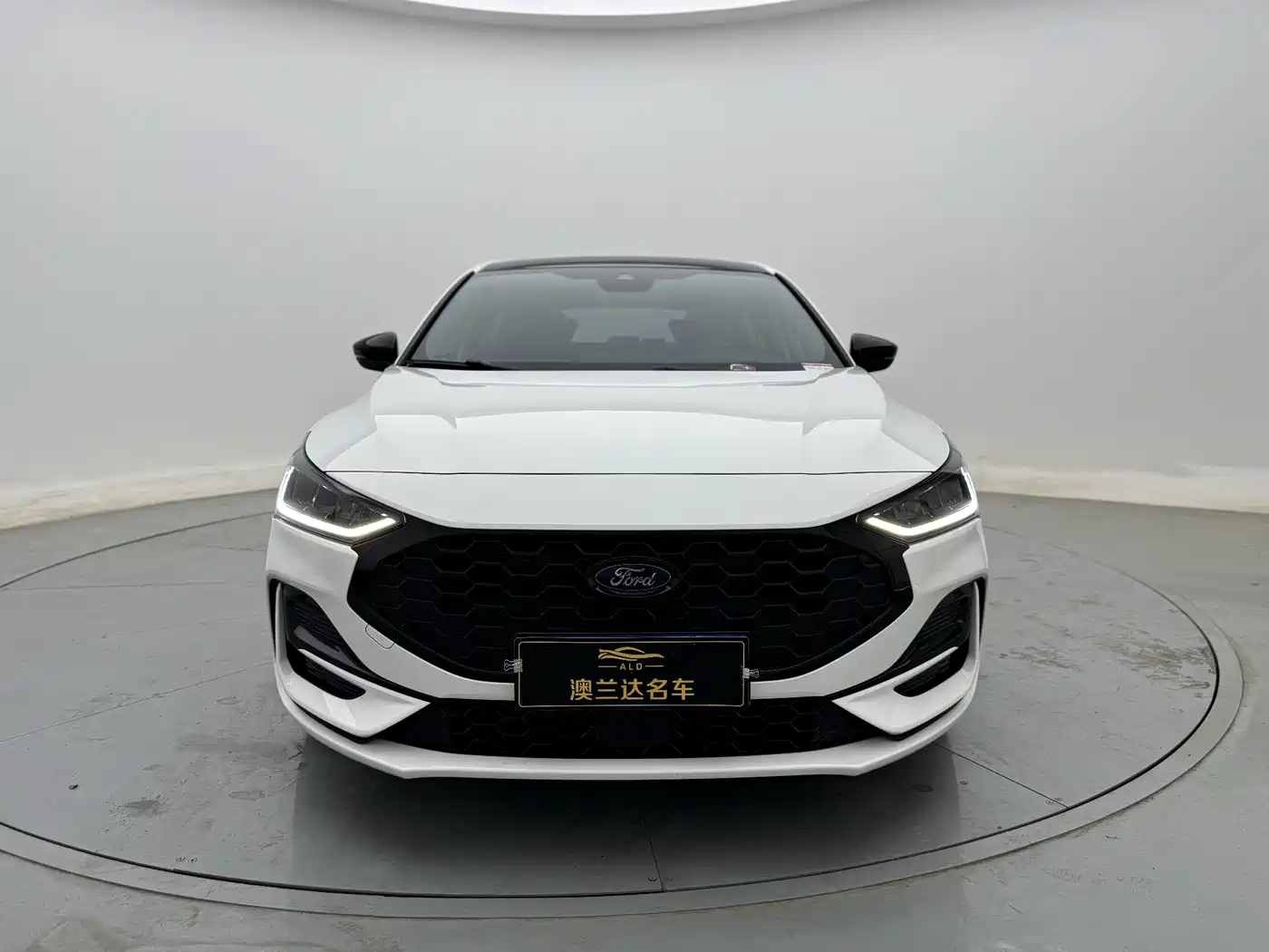 FORD FOX