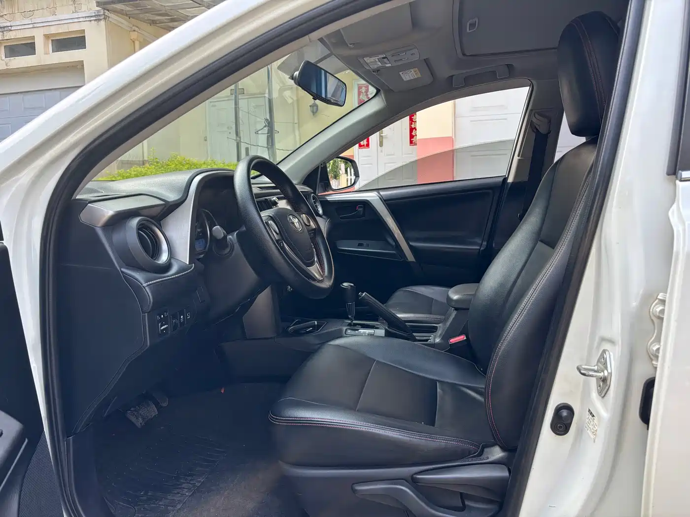 Toyota RAV4 Rongfang 2016 2.0L CVT 2WD Trend (China V) фото 6