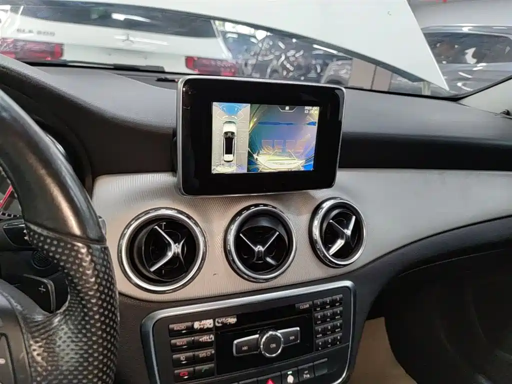 Mercedes-Benz GLA 2015 GLA 200 Dynamic фото 13