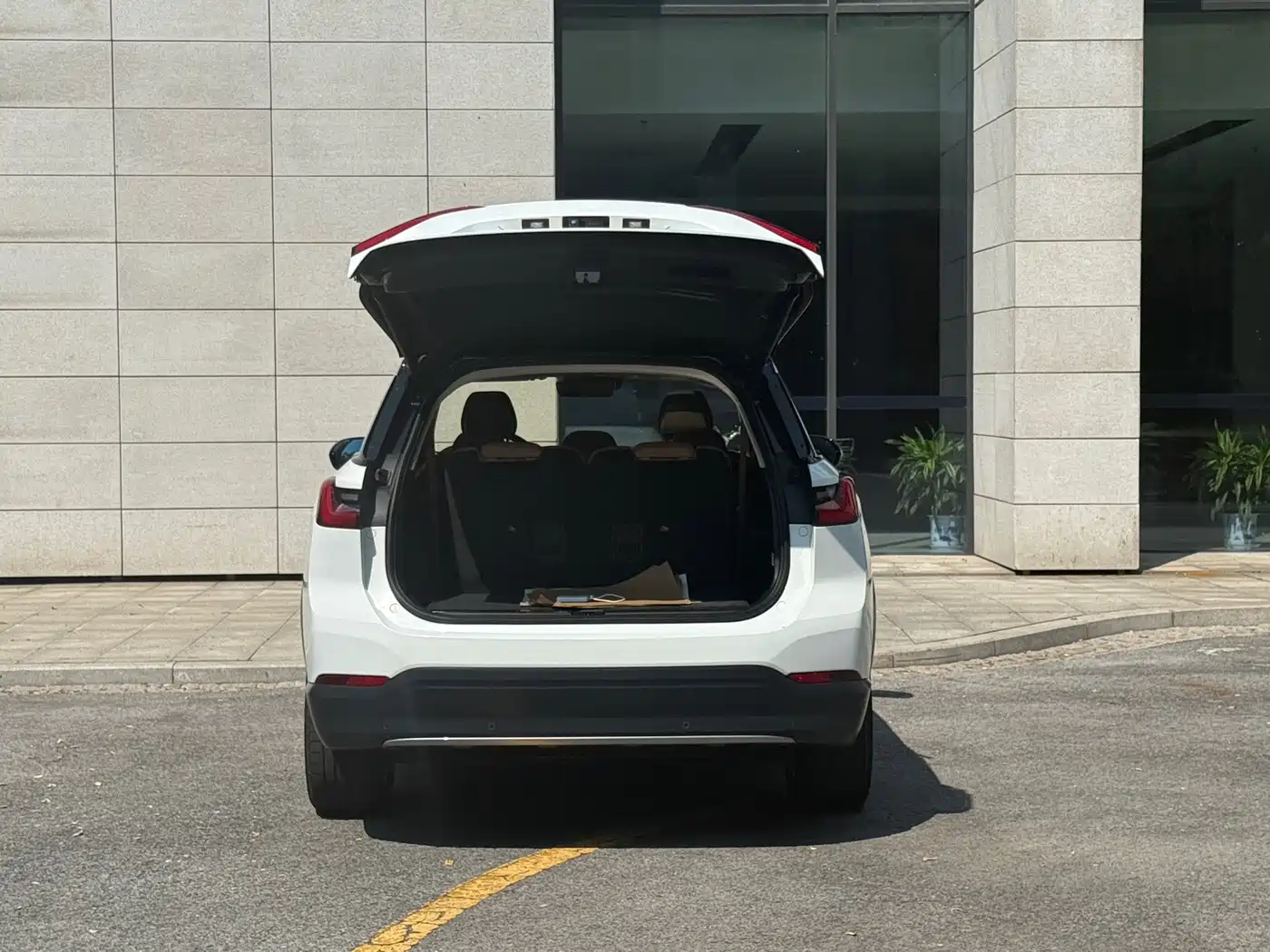 NIO ES8 2018 2018 355KM Base Model 7-Seater Version