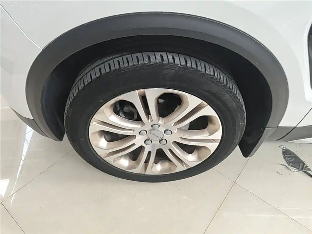 Lynk & Co 01 2017 2.0T 2WD Pro Version фото 23
