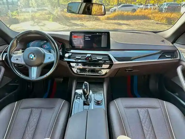 BMW 5 Series 2022 530Li Leading Luxury Package фото 5