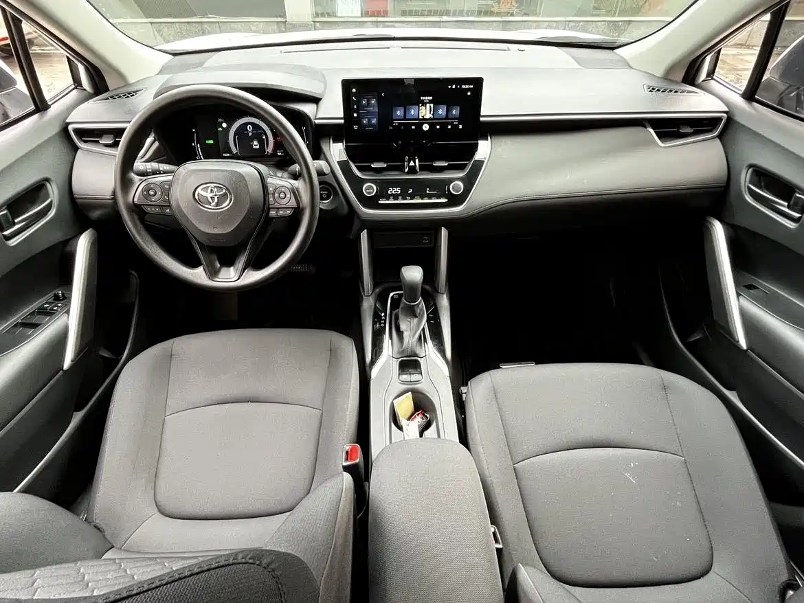 Toyota Corolla Cross 2024 2.0L Smart Hybrid Dual Engine Pioneer Edition фото 25