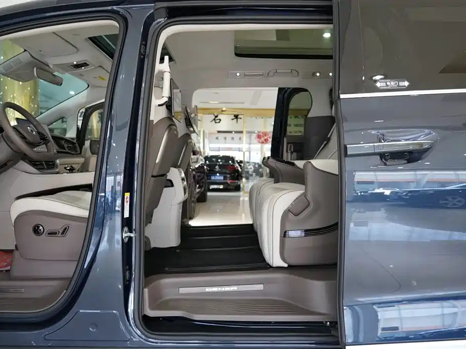 Denza D9 2022 DM-i 970 AWD Flagship фото 6