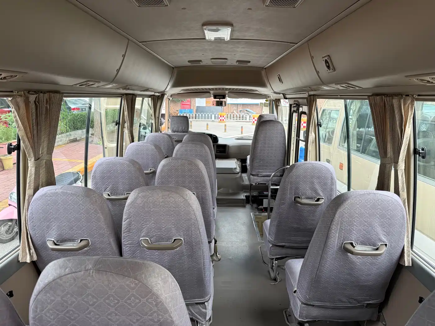 Toyota Coaster 2007 2.7L Gasoline Premium Upgrade Edition 23-seater фото 10
