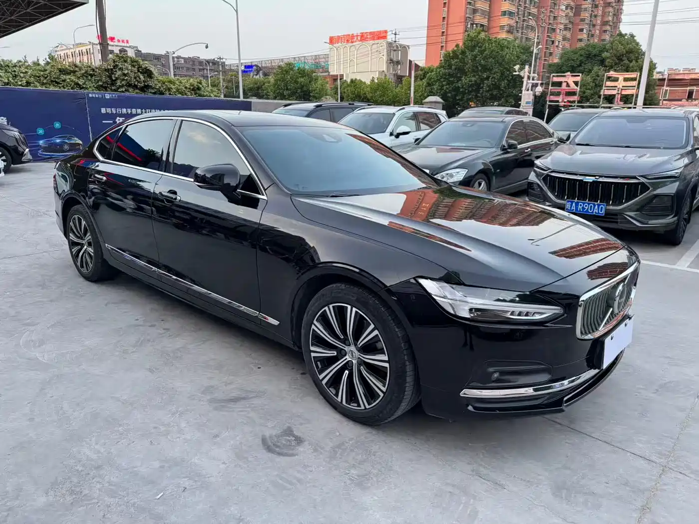 Фото 3 - Volvo S90