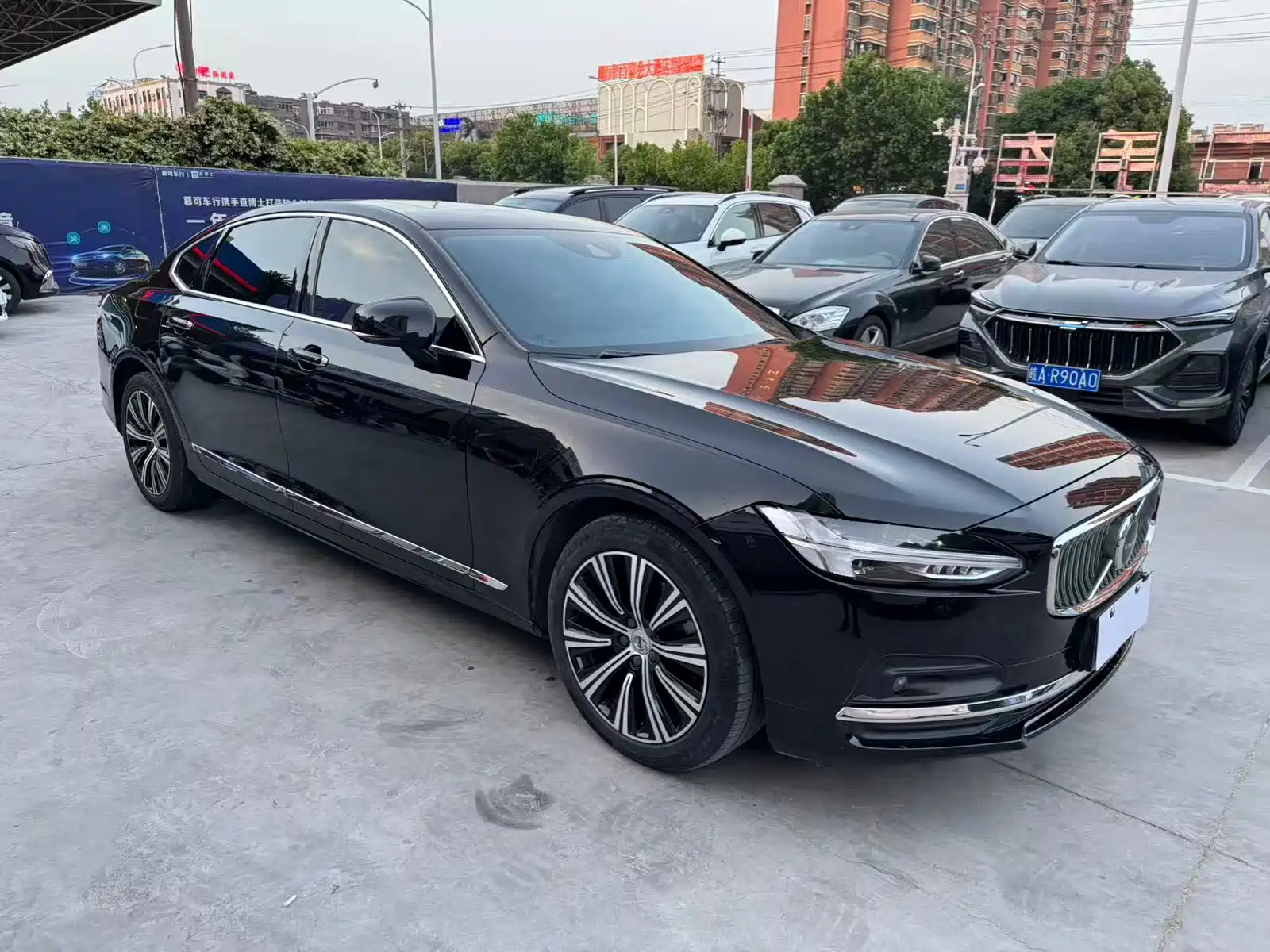 Фото 3 - Volvo S90