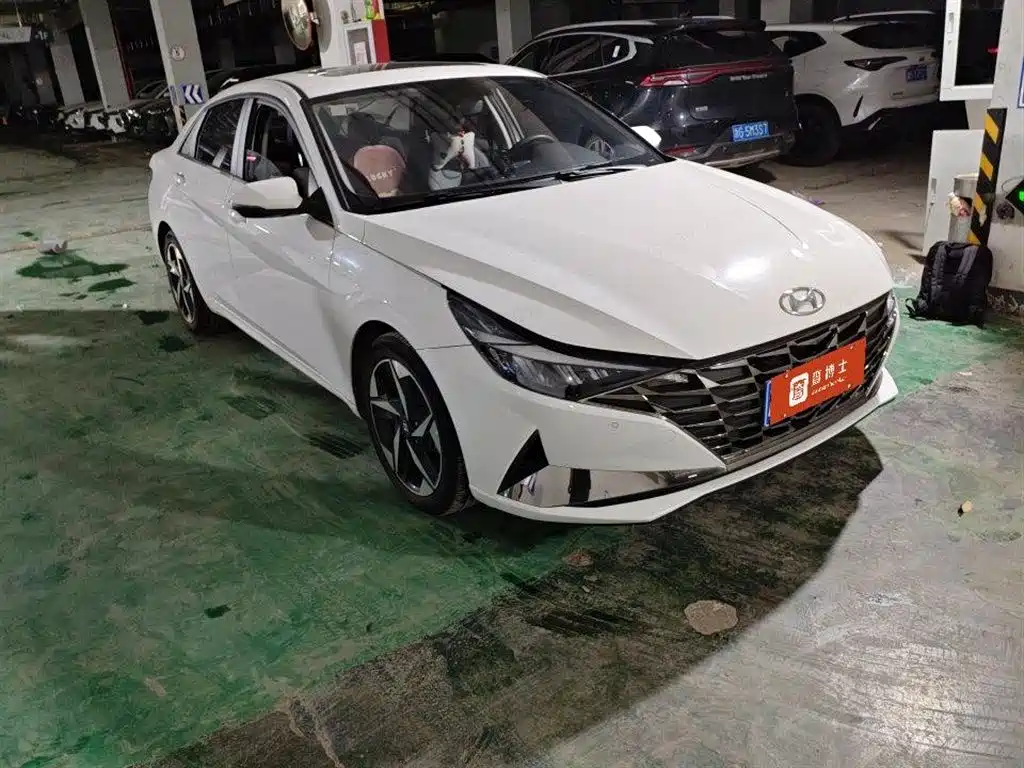 Hyundai Elantra 2022 1.5L CVT GLX Elite Edition фото 2