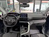 Photo 16 - Peugeot 5008