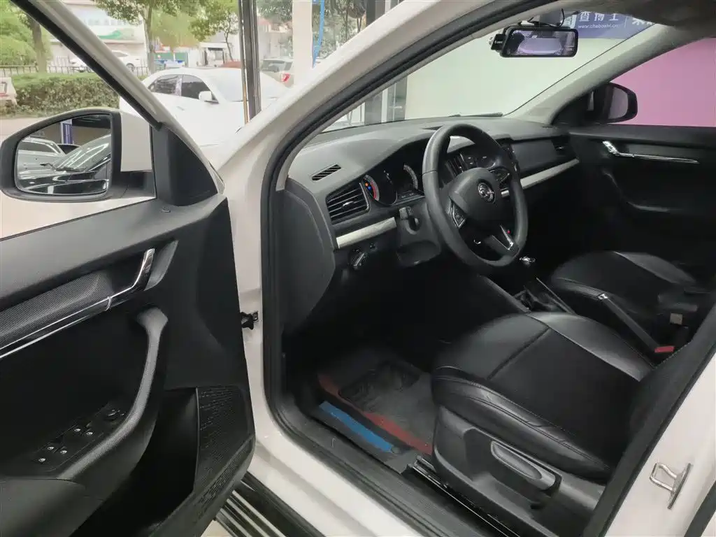 Škoda Kamiq 2018 1.5L Automatic Standard Edition China VI фото 16