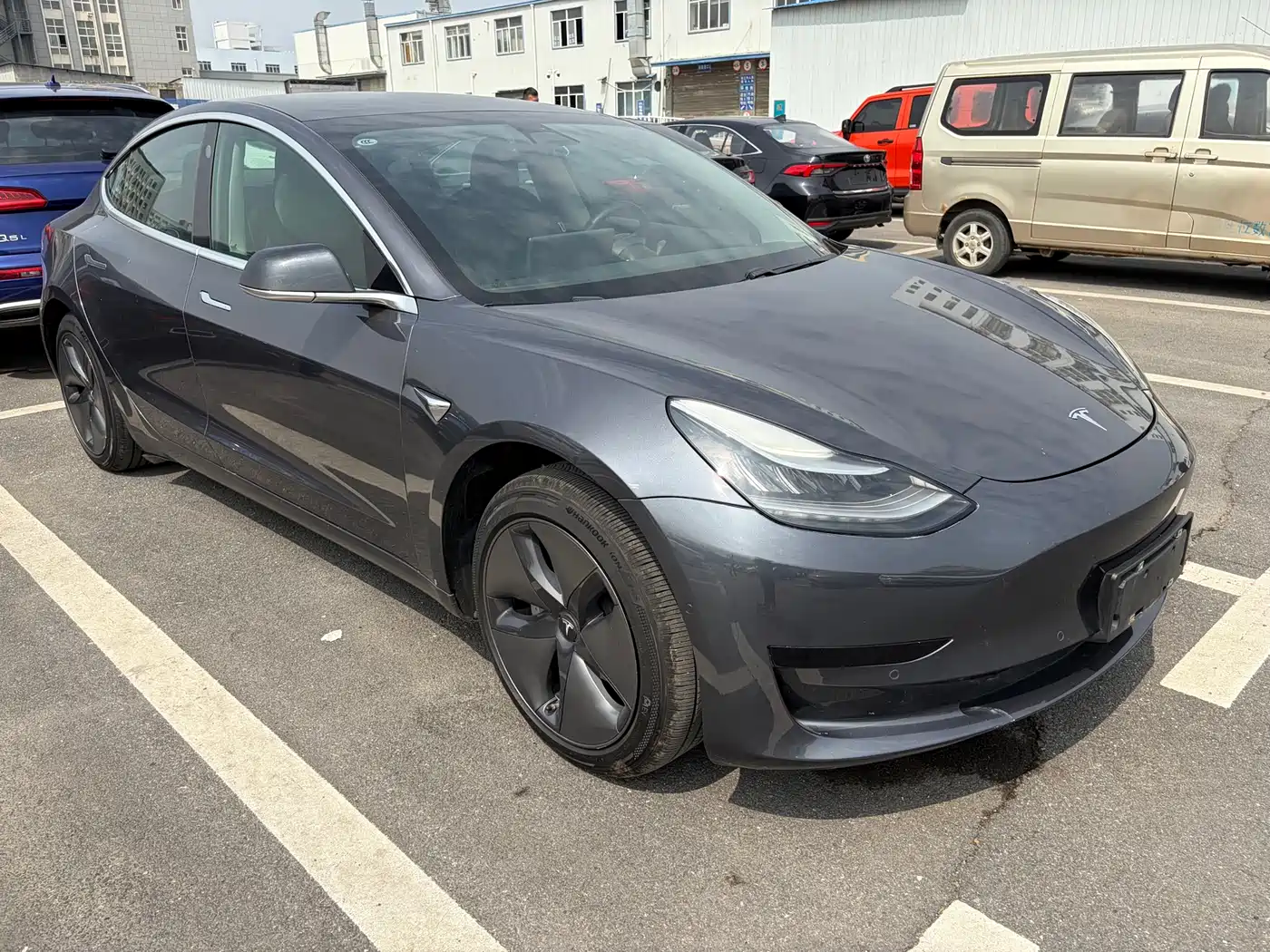 TESLA MODEL 3