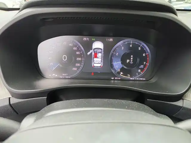 Volvo XC40 2021 T4 AWD Smart Luxury Edition — фото 4