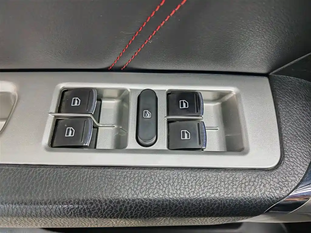 Haval M6 2019 1.5T DCT 2WD Elite Version China V фото 9