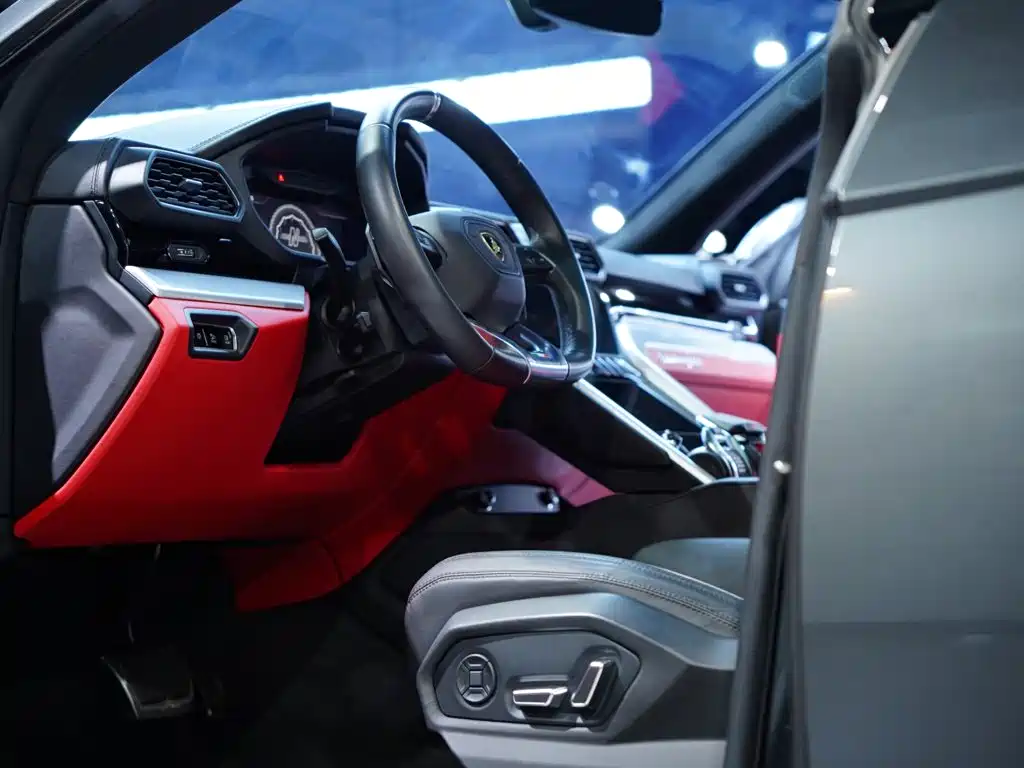 Фото 21 - Lamborghini Urus