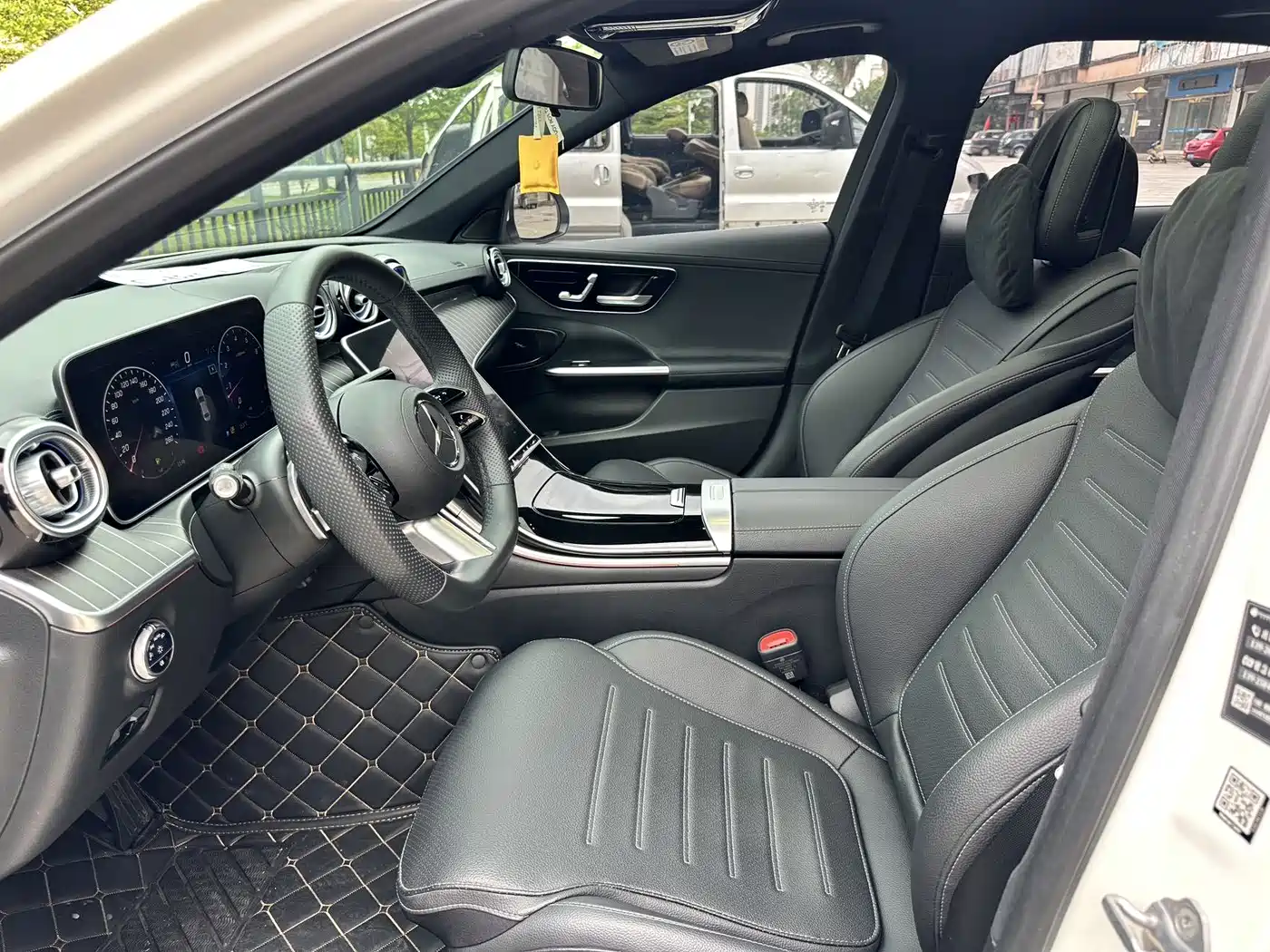 Mercedes-Benz C-Class 2023 Facelift C 260 L Sport Edition фото 4