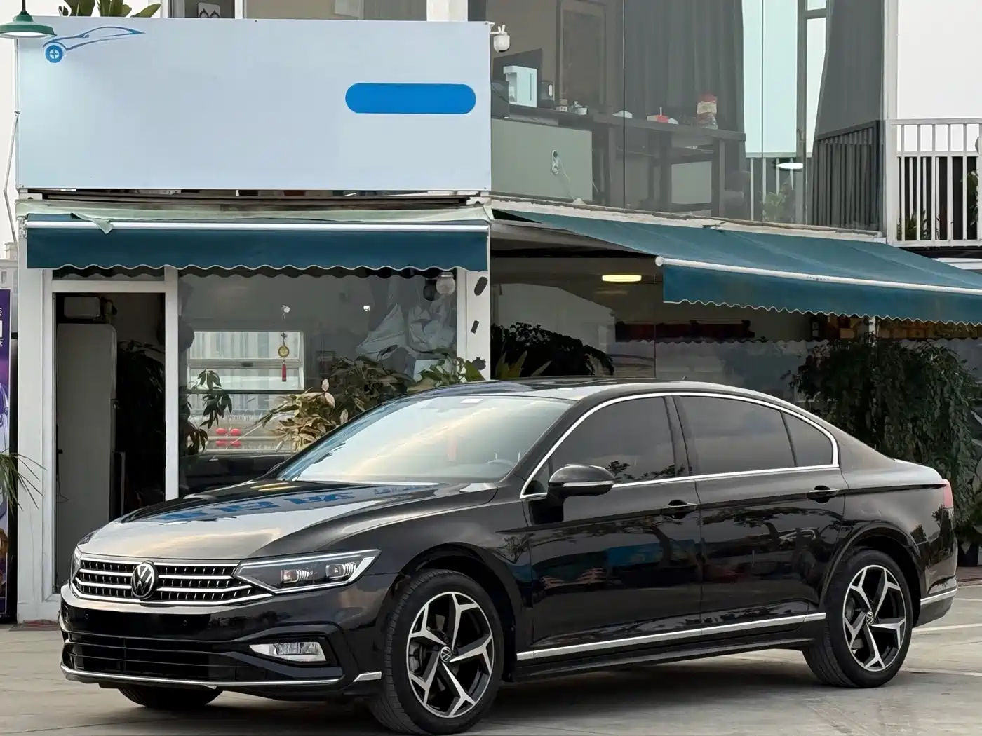 Volkswagen Magotan 2023 Model 2 Million Commemorative Edition 330TSI DSG Luxury