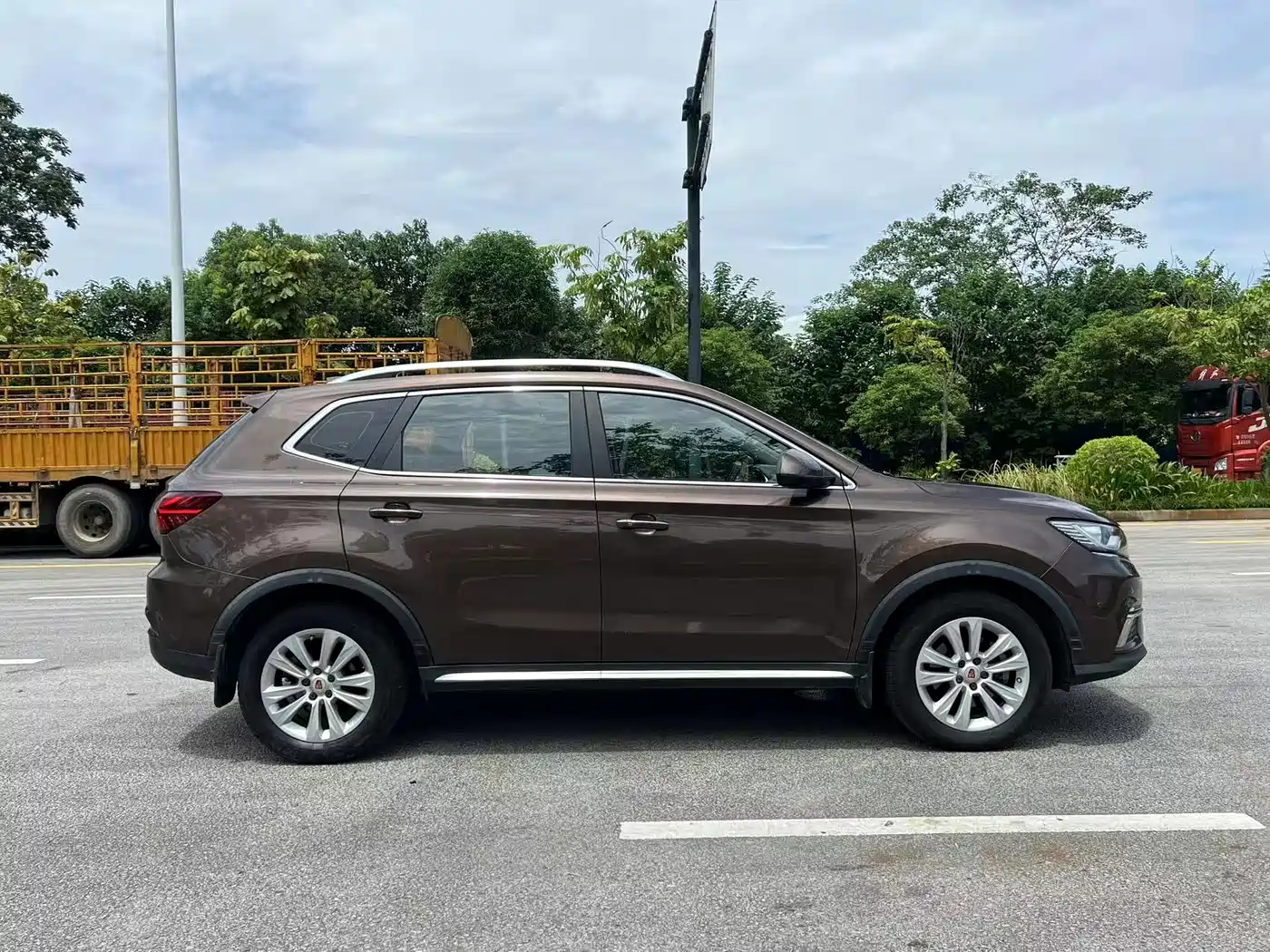 Фото 8 - Roewe RX5