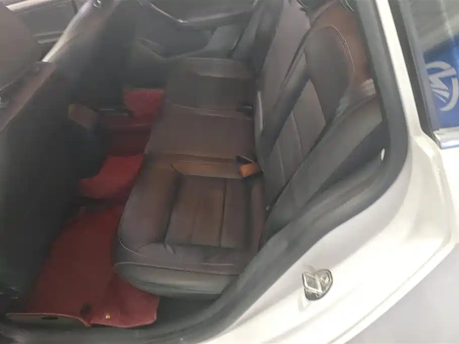 Volkswagen Lavida Tour 2015 1.6L Automatic Comfort Edition фото 11