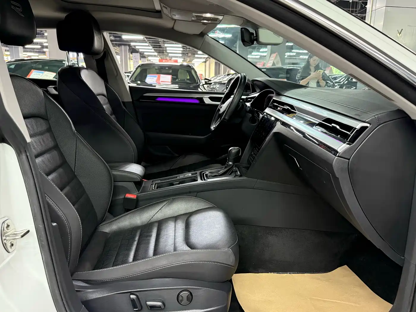 Volkswagen FAW-Volkswagen CC 2023 380TSI Eye-catching Edition фото 18