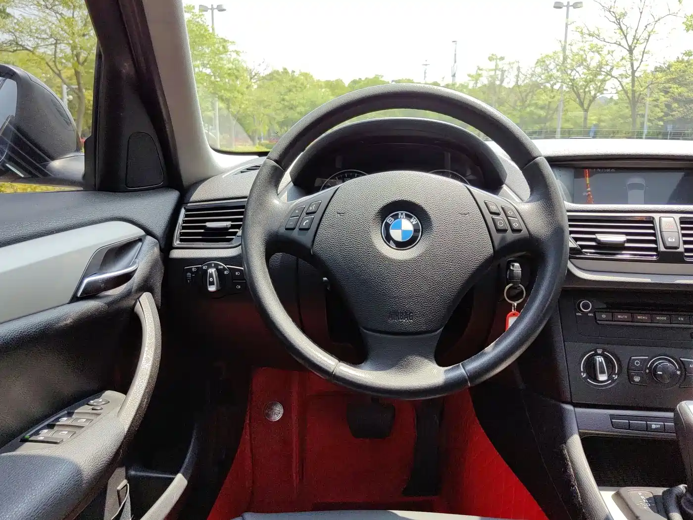 BMW X1 2013 sDrive18i Fashion фото 17