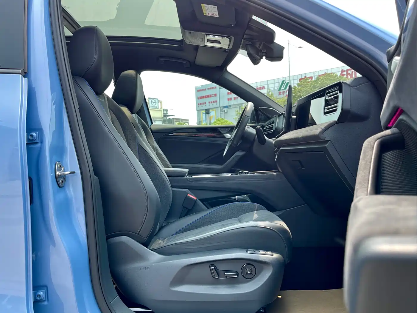 Volkswagen Tiguan L 2024 PRO 380TSI 4WD R-Line Premium Edition фото 10